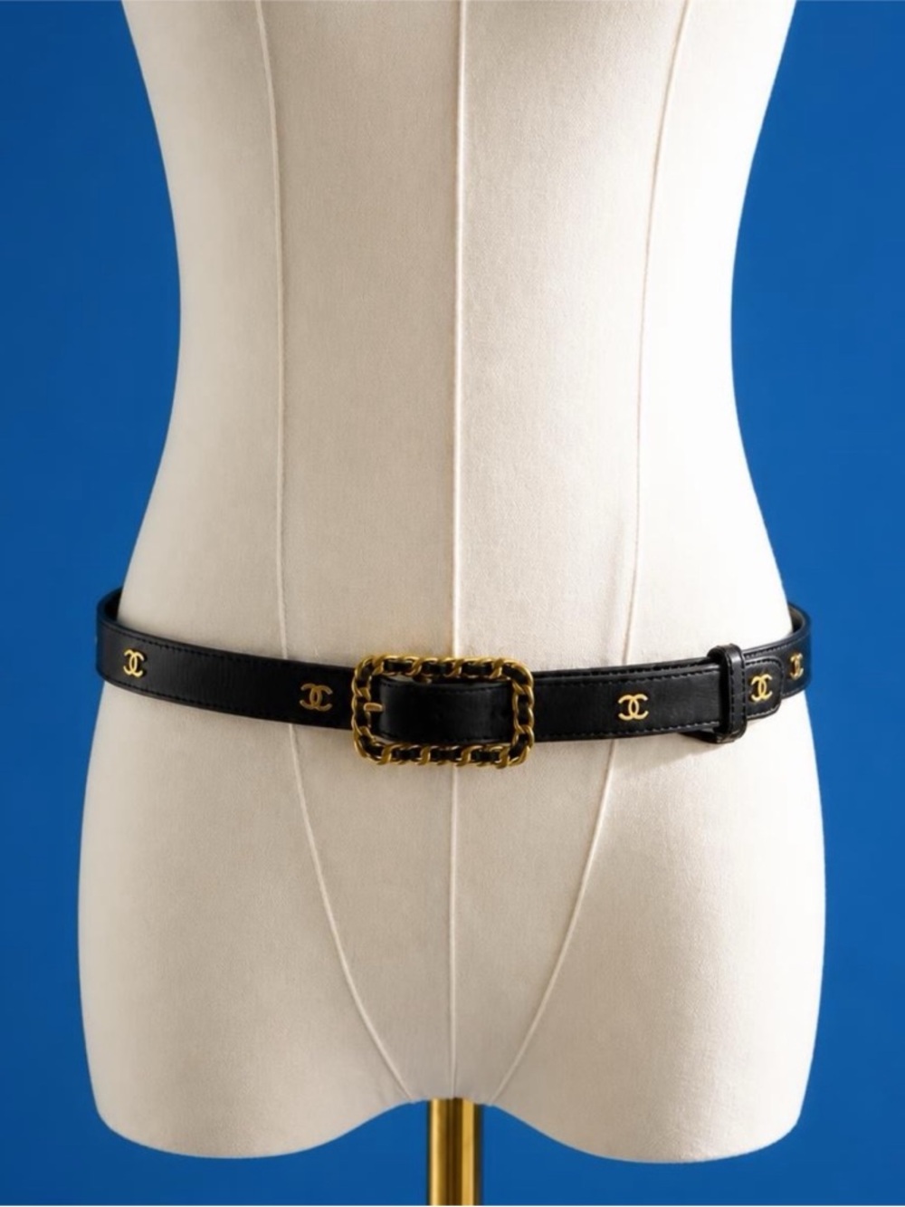 AUTHENTIC VINTAGE CHANEL Black Leather Belt wit -Detail Buckle and CC Motifs